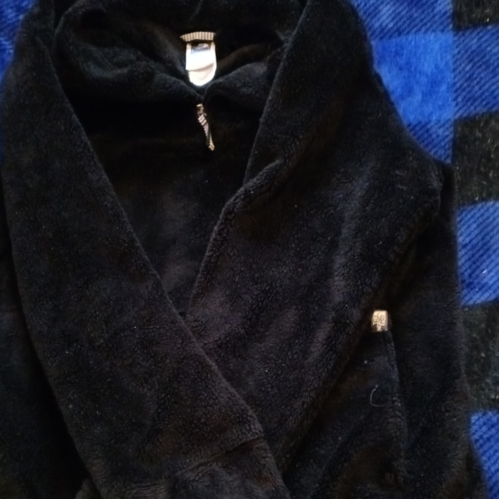 Used black north face jacket
